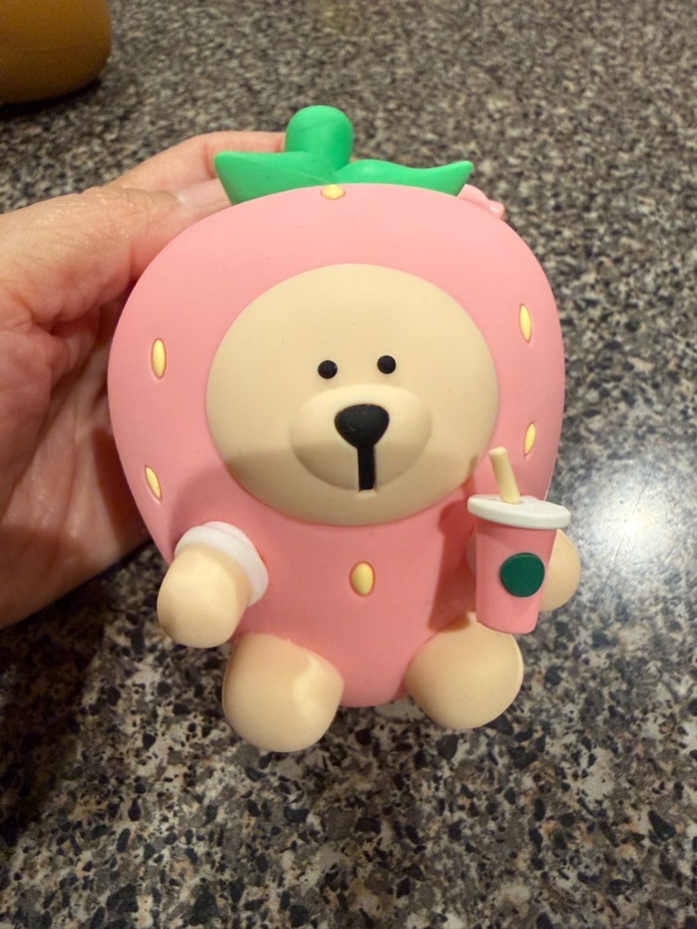 China Starbucks Summer Silicon Cute Bear
/Strawberry Keychain Coin/Earphone Bag - Picture 5 of 12